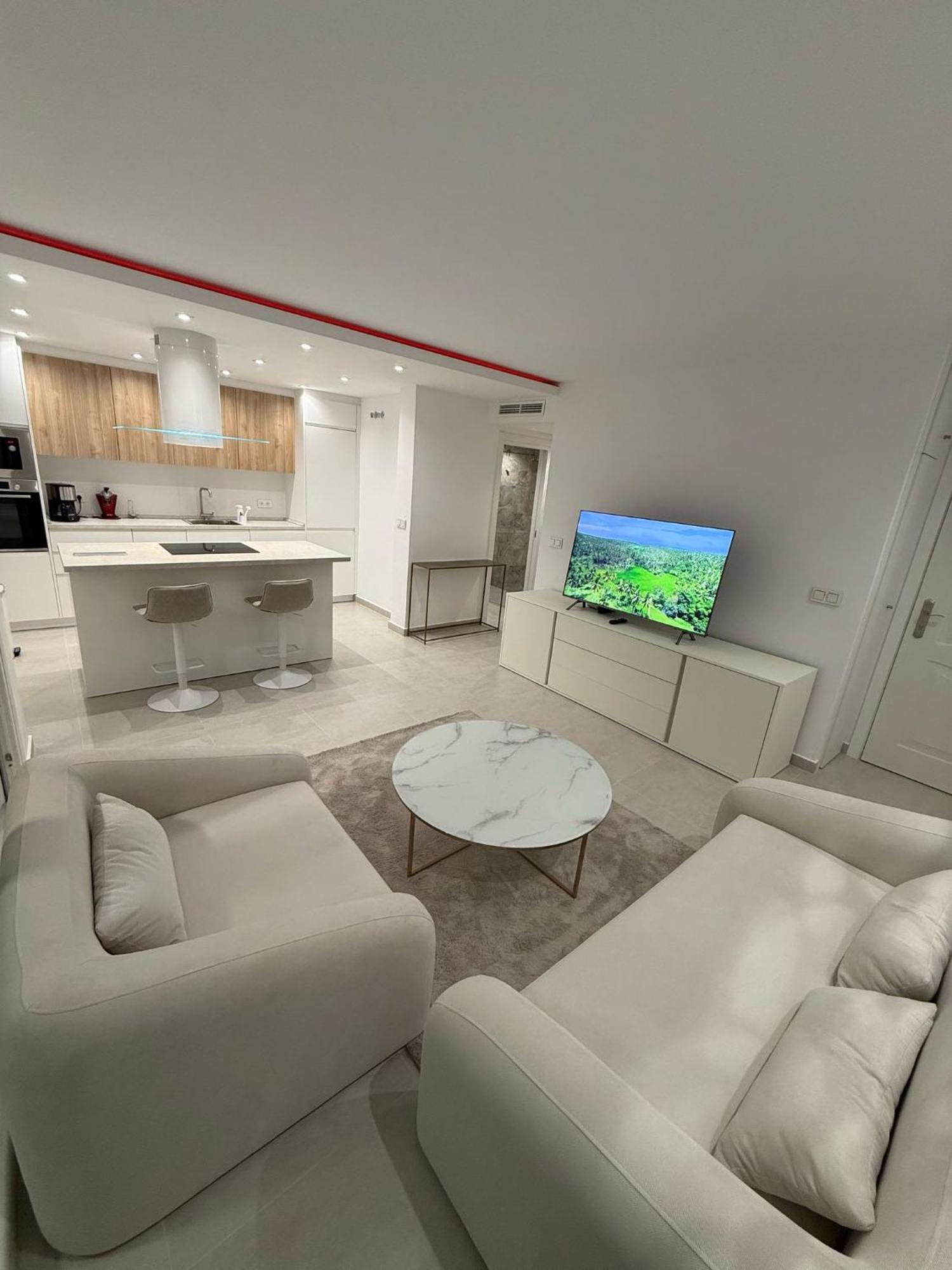 Modern In Miraflores Apartamento
